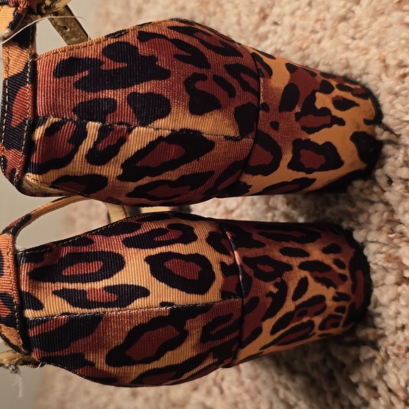 Unisa Animal Print Block Heels EUC Size 7 (#0718) - Picture 5 of 8